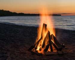 There were several years when people would come to There were several years when people would come to Black's Beach on the night of a full moon and hold a Drum Circle, hosted by a group called the Rain